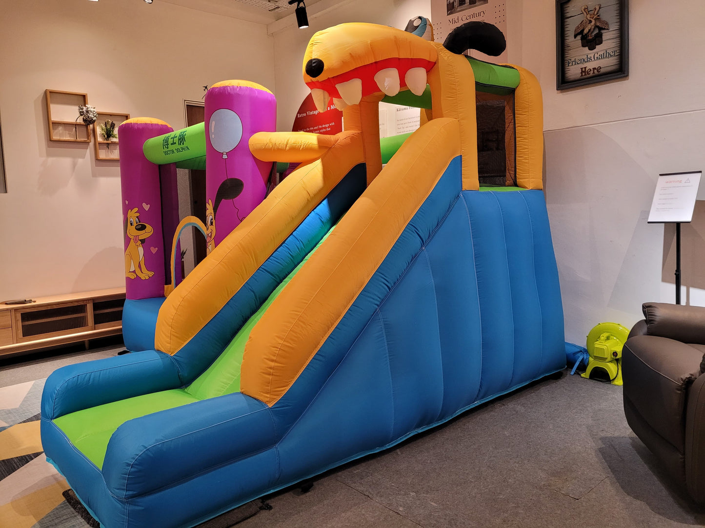 Bouncy Castle (Free Play)